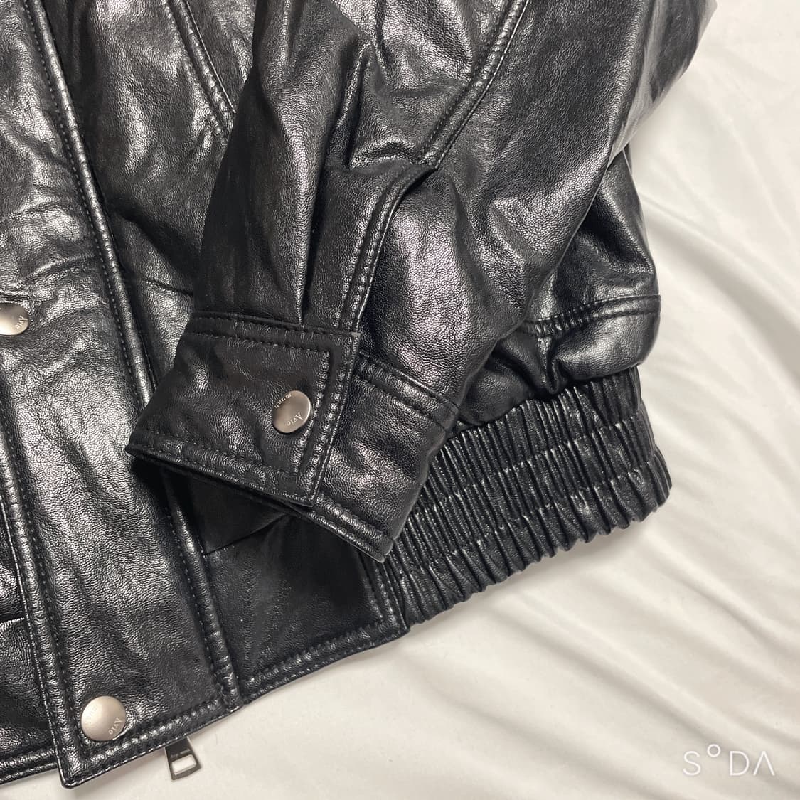 아비에무아 패널드 페이크 레더 재켓 블랙 1 상품이미지4