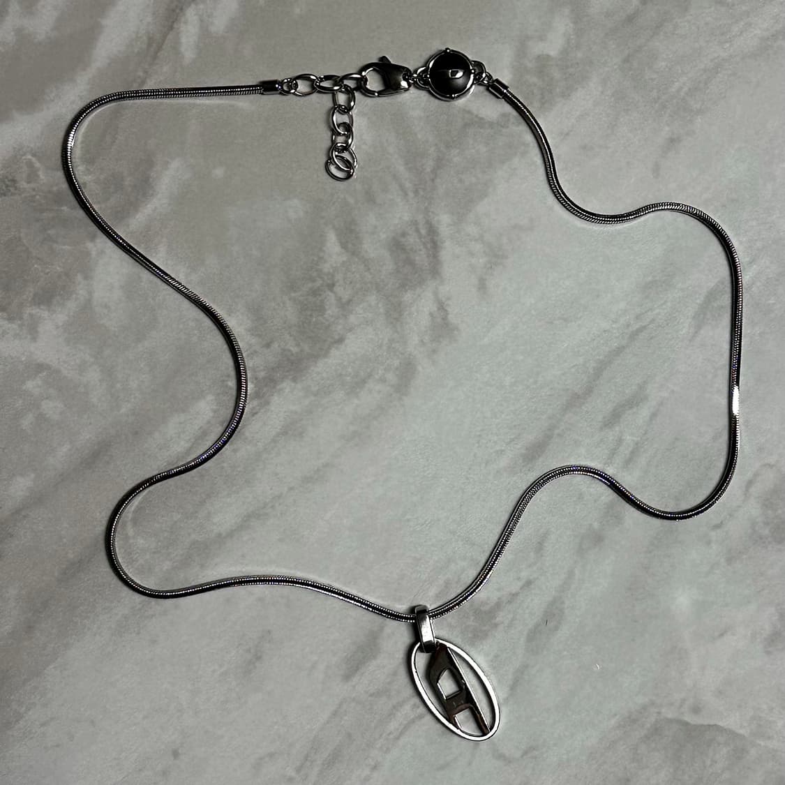 [정품+풀박스] 디젤 스테인리스 스틸 펜던트 실버 목걸이 상품이미지1