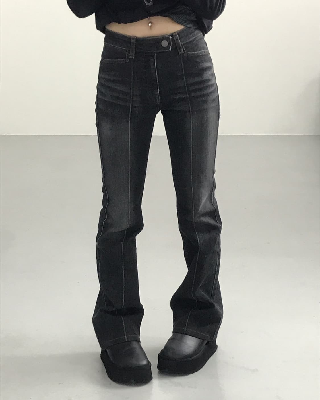 Jpn Black Washed Bootcut Jeans 상품이미지1
