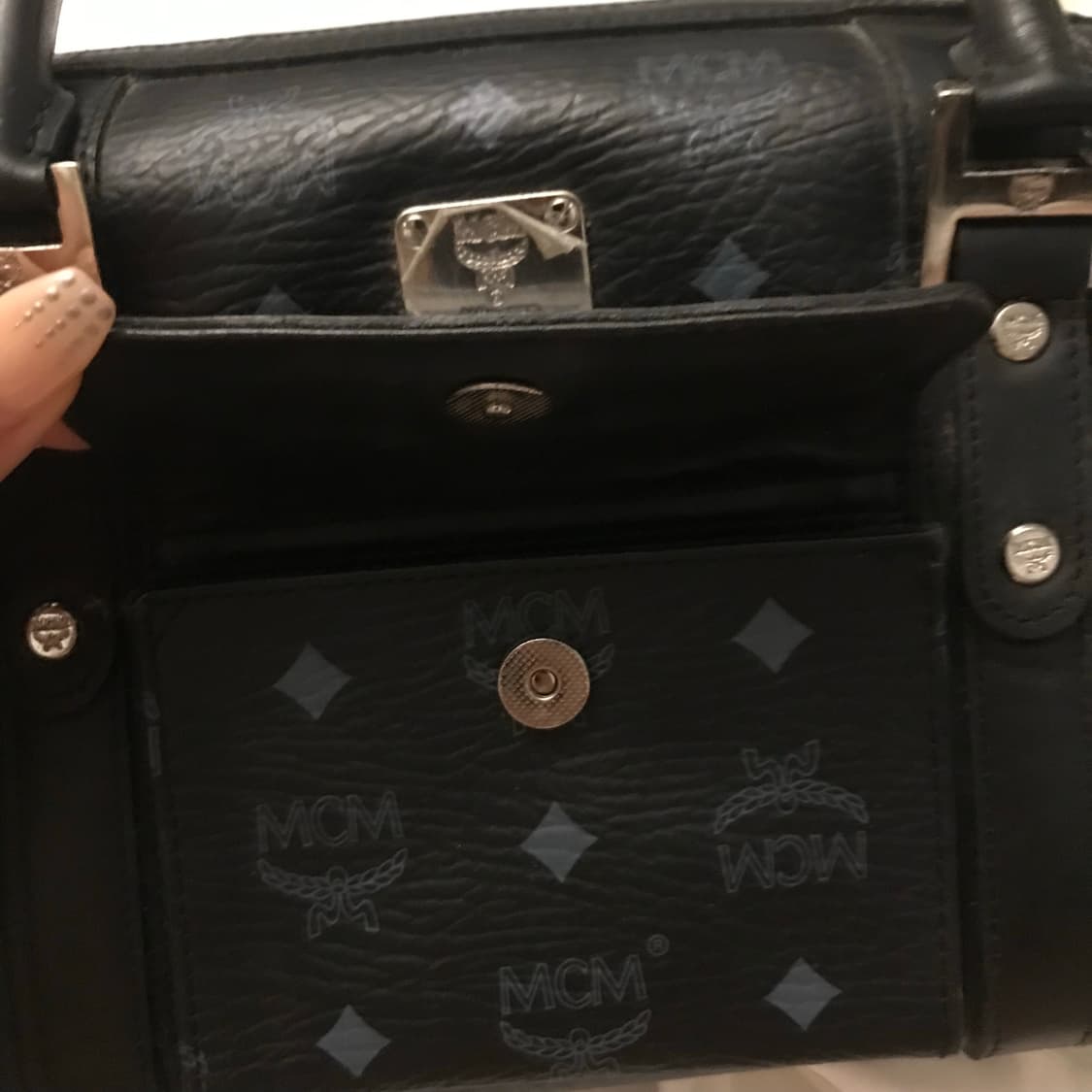 MCM 엠씨엠 로고 보스턴백 상품이미지9