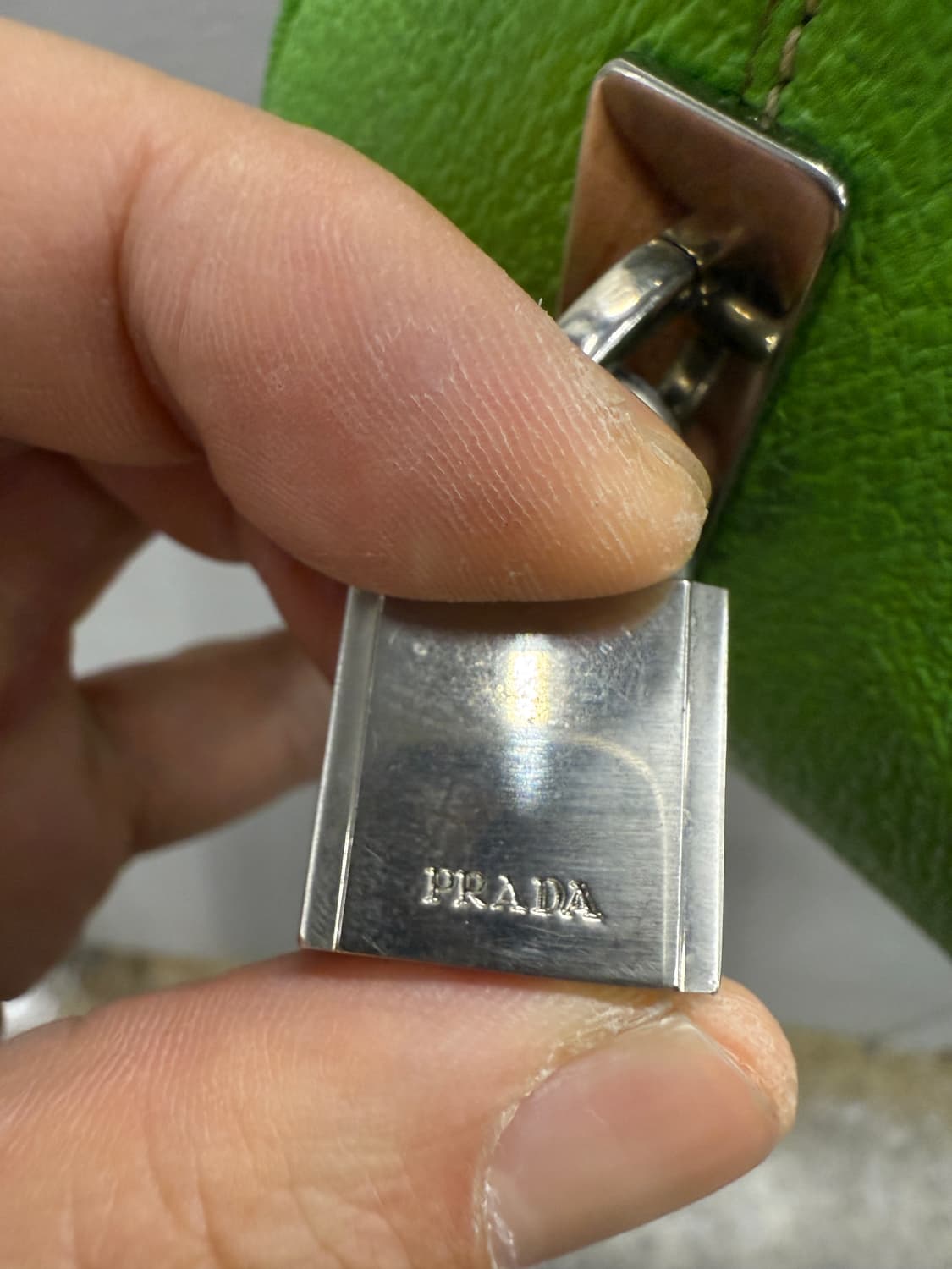 프라다 정품 바울레토 토트백 베이지/라임 상품이미지5