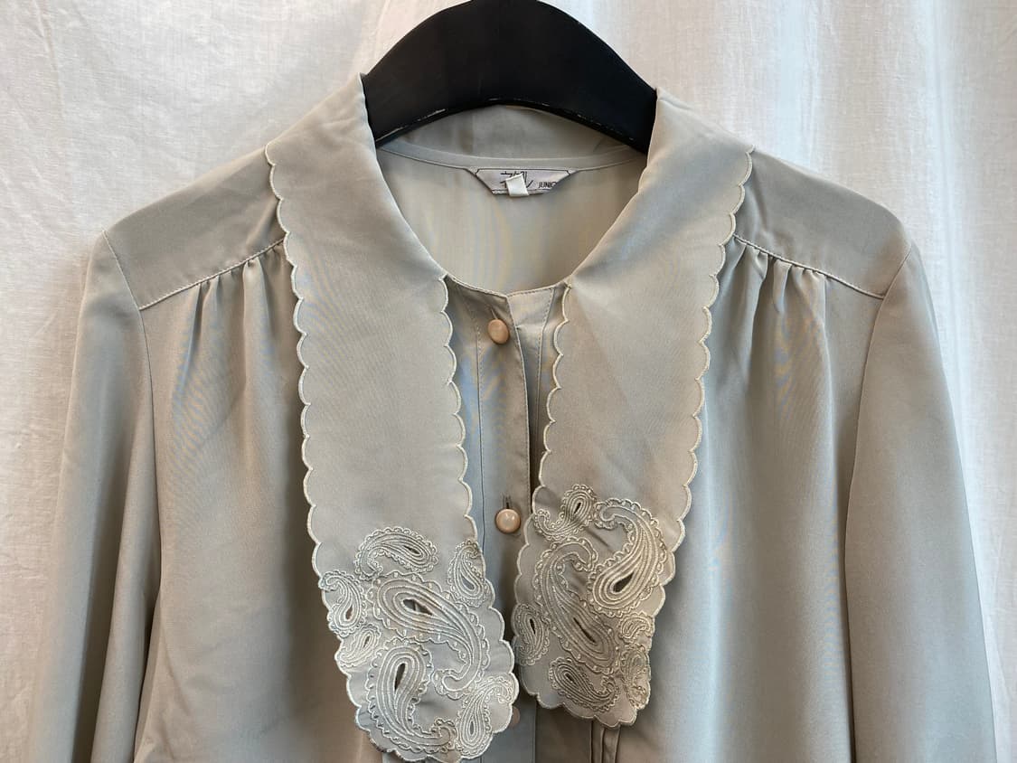 그레이 자수 블라우스(M) 상품이미지6