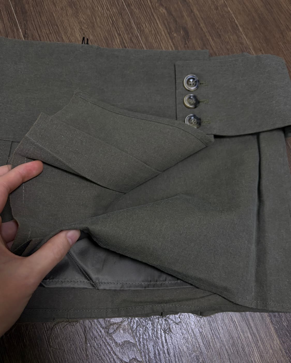 보헤미안서울 COTTON PLEATED WRAP SKIRT 카키브라운 상품이미지3