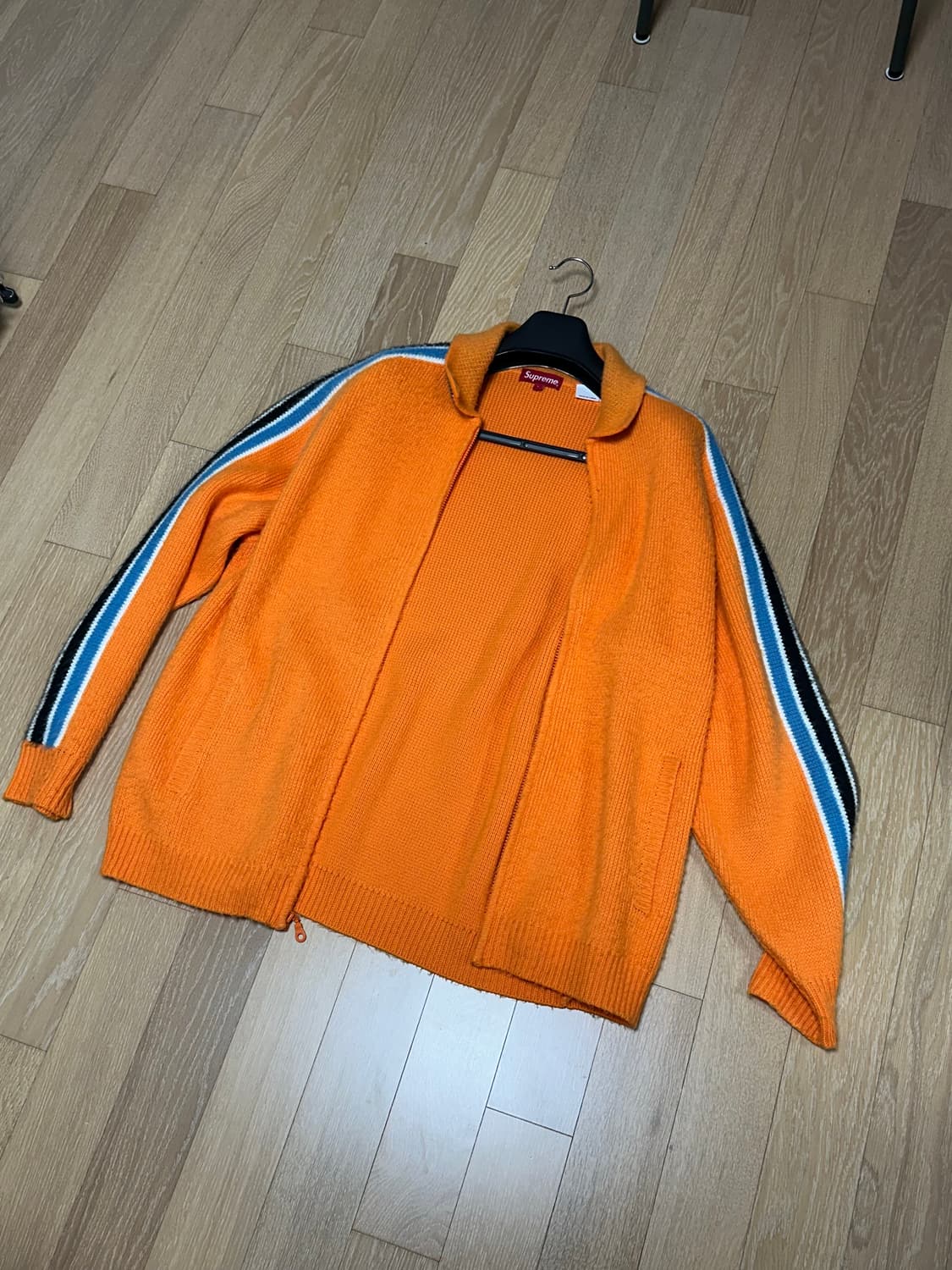 슈프림 23ss 스트라이프 집업 가디건 오렌지 라지 상품이미지1