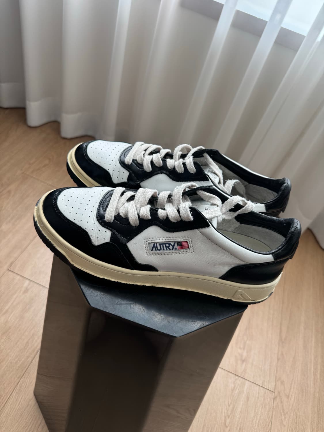 (촬영소품) 280 오트리 메달리스트 스니커즈 상품이미지8