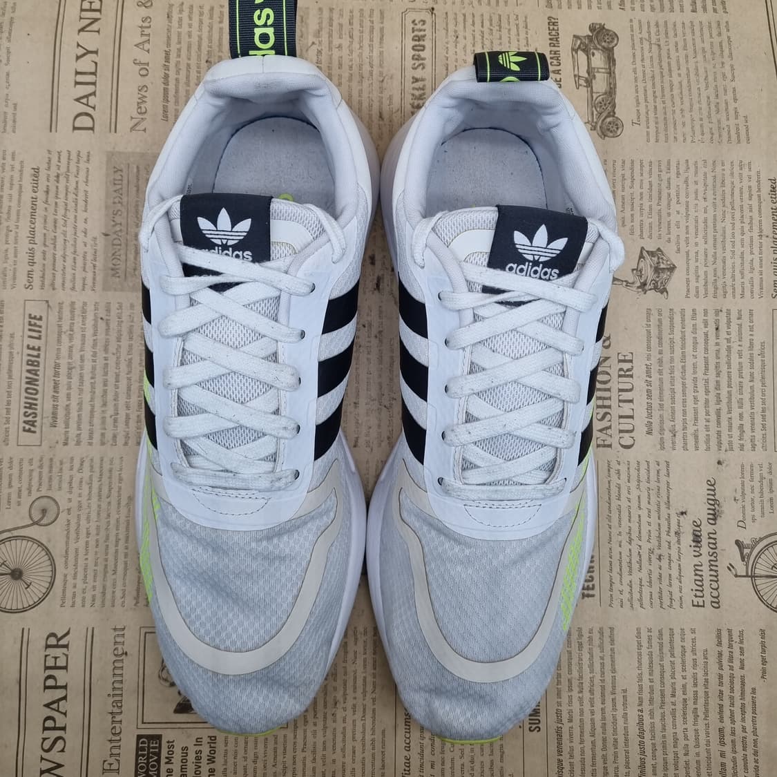 아디다스 멀틱스 남성운동화275 상품이미지2