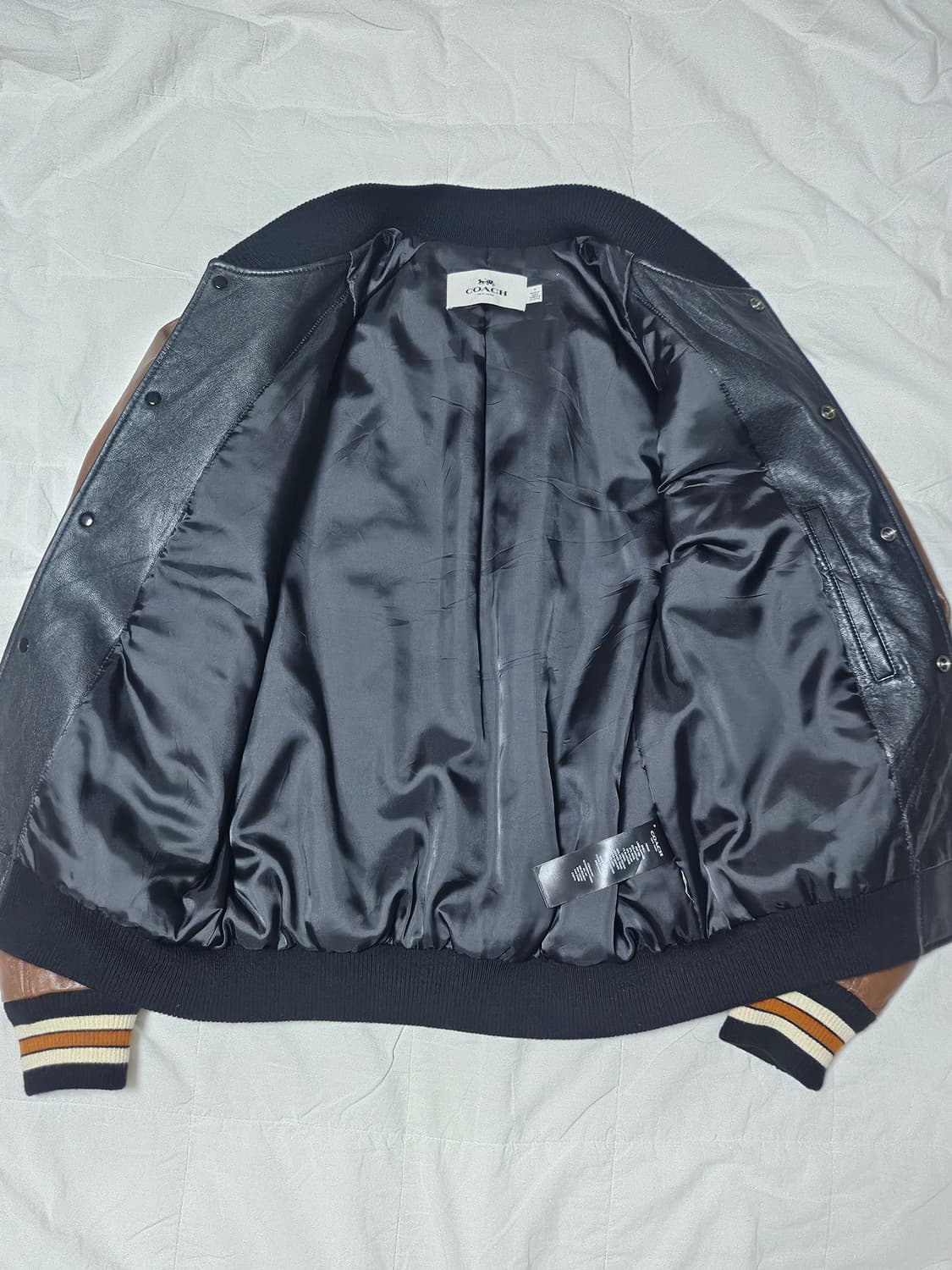 코치 레더 바시티 자켓 상품이미지5