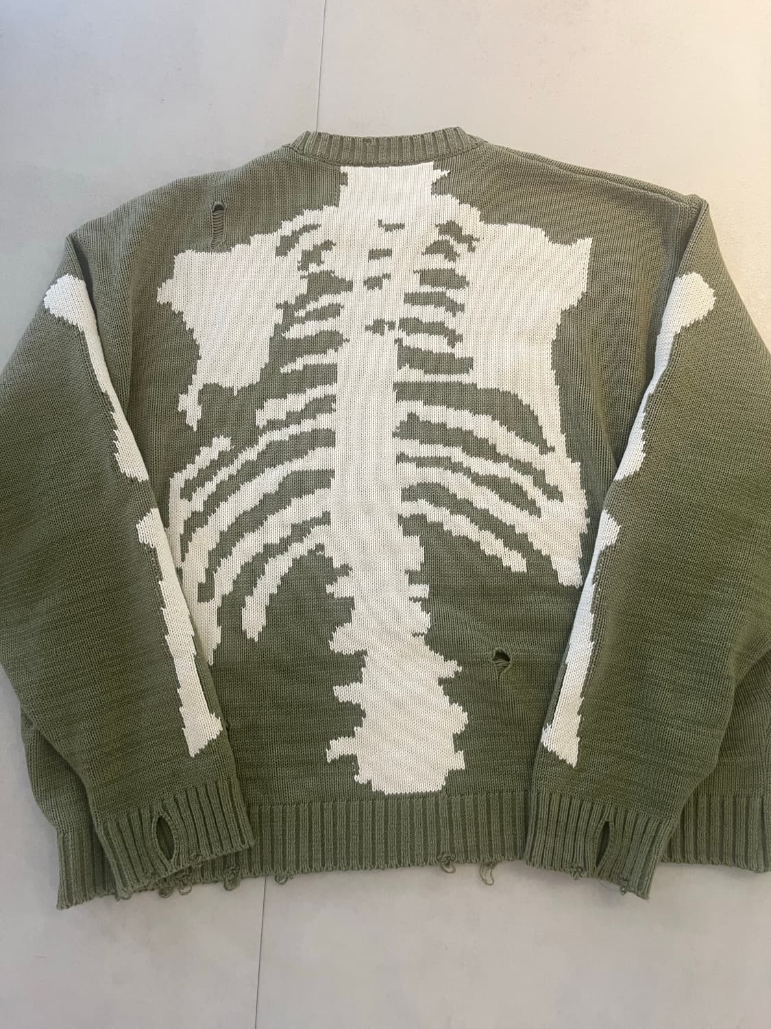 캐피탈 본 데미지 니트 3싸이즈 상품이미지1