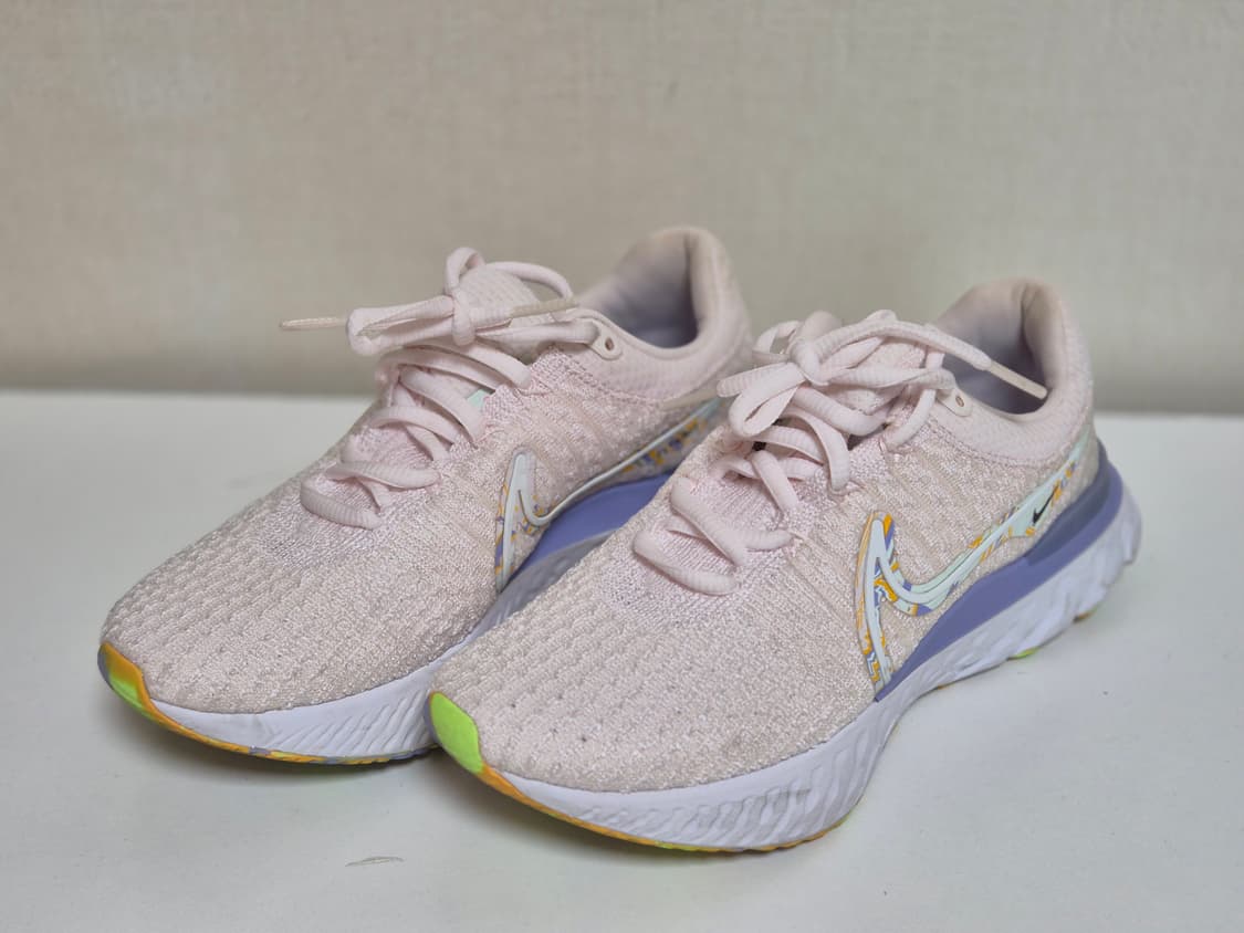 나이키 우먼스 리액트 인피니티 런 플라이니트3 프리미엄 상품이미지2