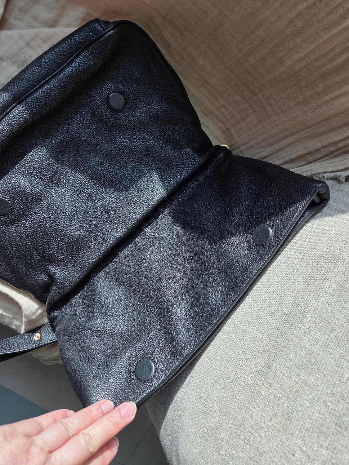 공홈구매) 토리버치 블랙 가죽 숄더백 상품이미지4