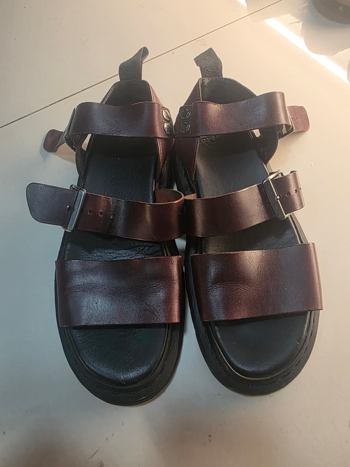 닥터마틴 그리폰 체리 상품이미지1