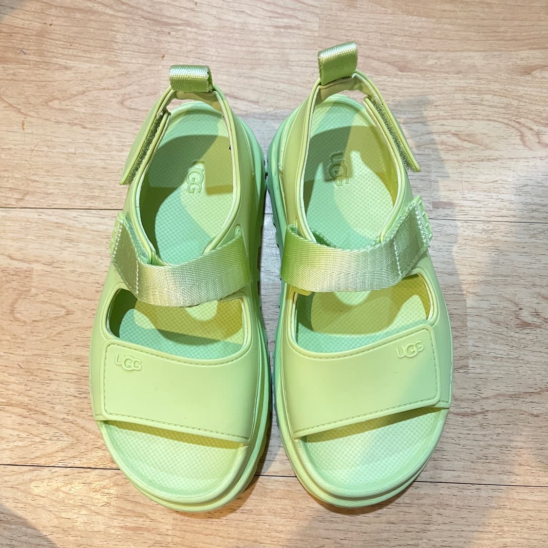 (230mm) 어그 골든글로우 드라마 초경량 샌들 상품이미지4