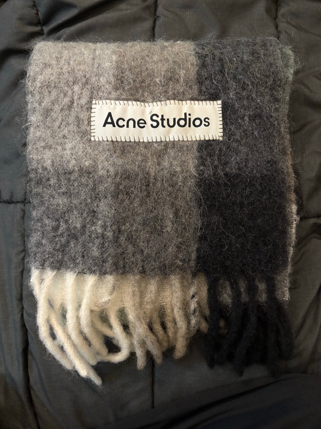 아크네 스튜디오 모헤어 머플러 그린 상품이미지1