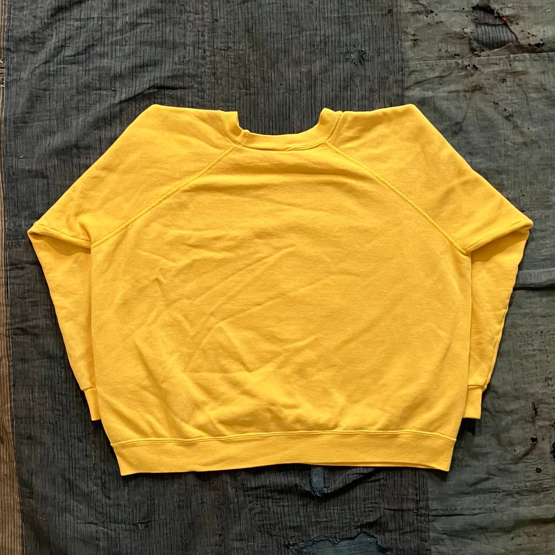 60~70s 오리지널 빈티지 노브랜드 트래쉬드 스웻셔츠 머스타드 옐로우 상품이미지2