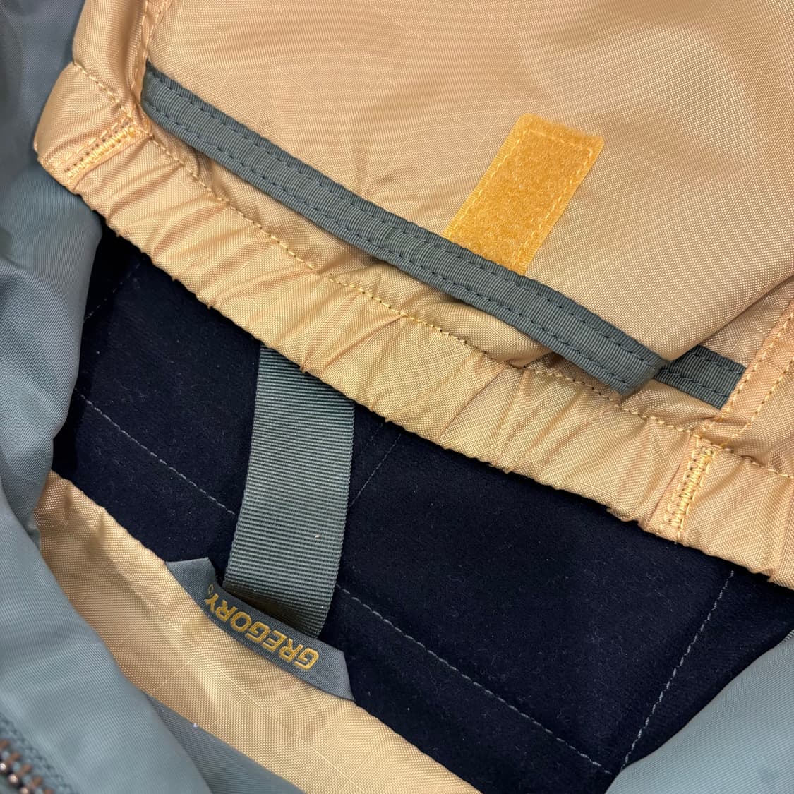 그레고리 데이팩 백팩 카키    상품이미지8