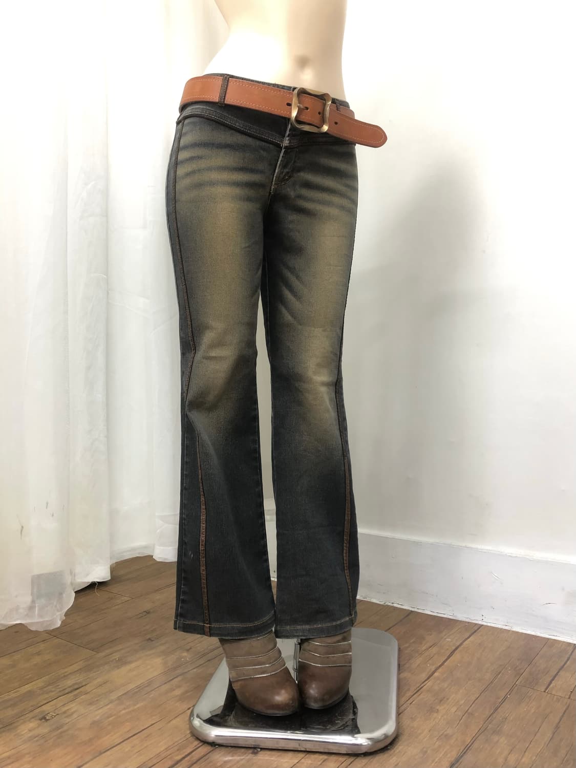 side detail washed denim bootcut pants   상품이미지1