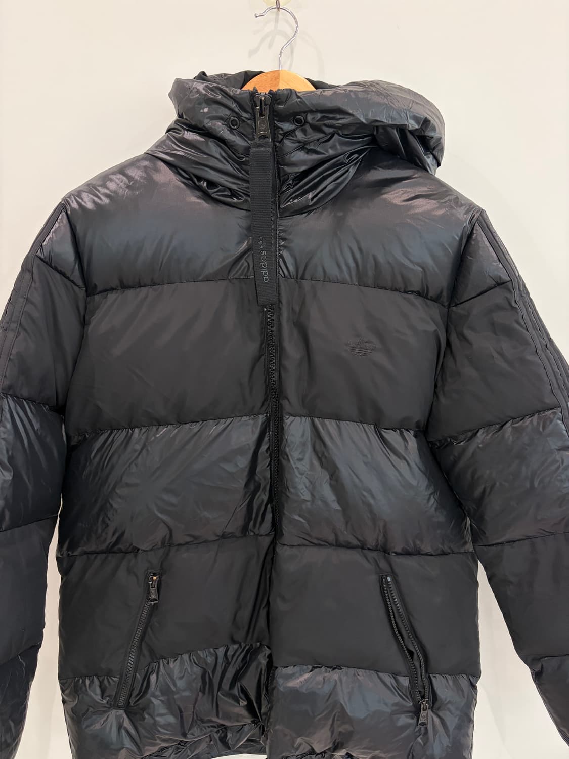아디다스 블랙유광패딩  상품이미지2