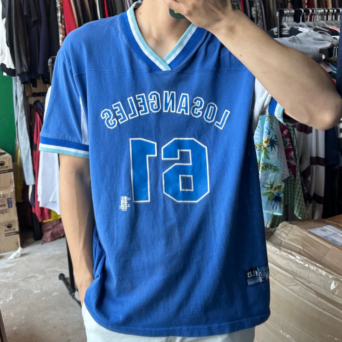 MLB 빈티지 브이넥 반팔티 상품이미지1