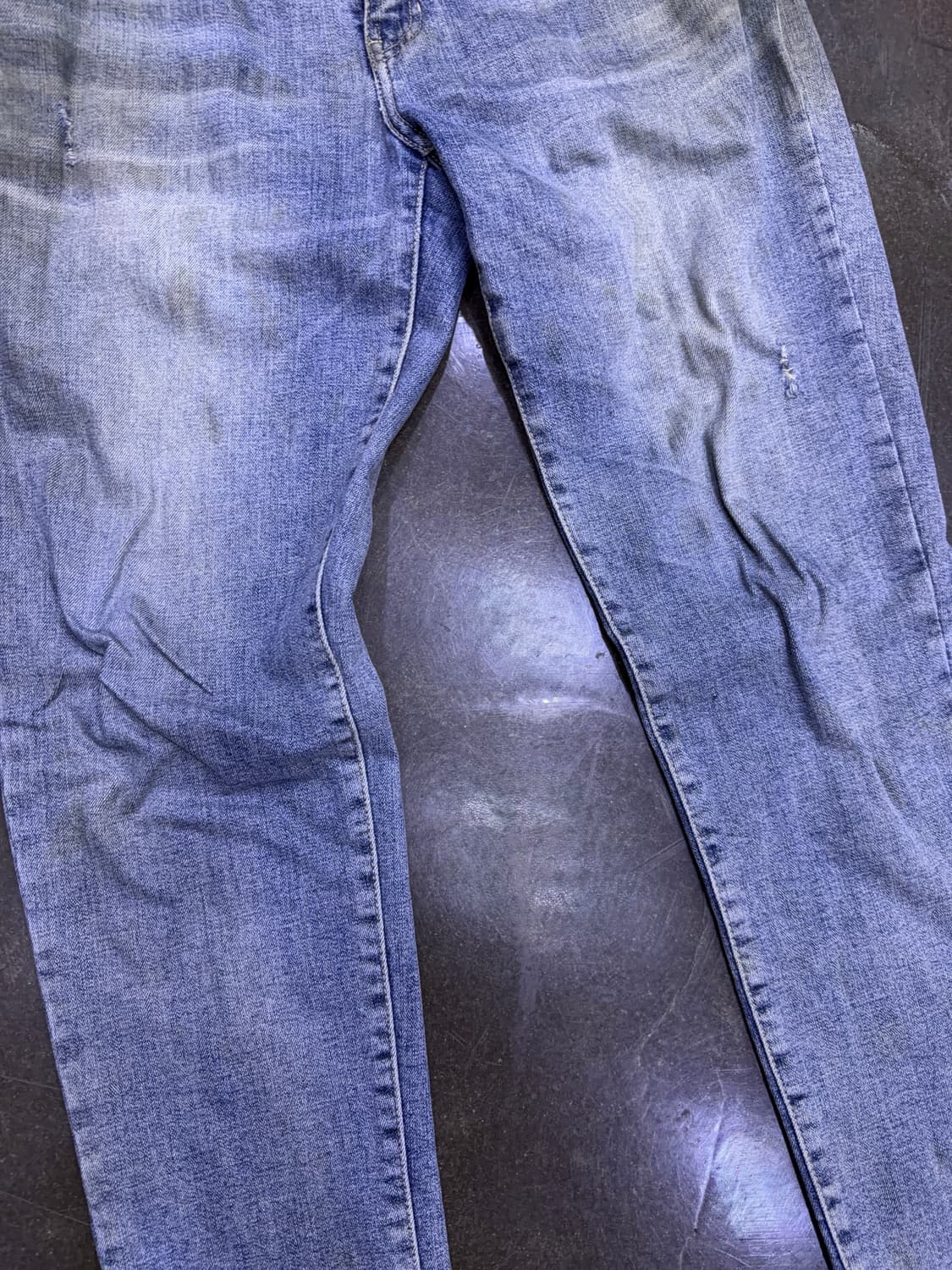 게스 빈티지 워싱 데미지 테이퍼드핏 데님팬츠 라이트 블루 31 상품이미지6