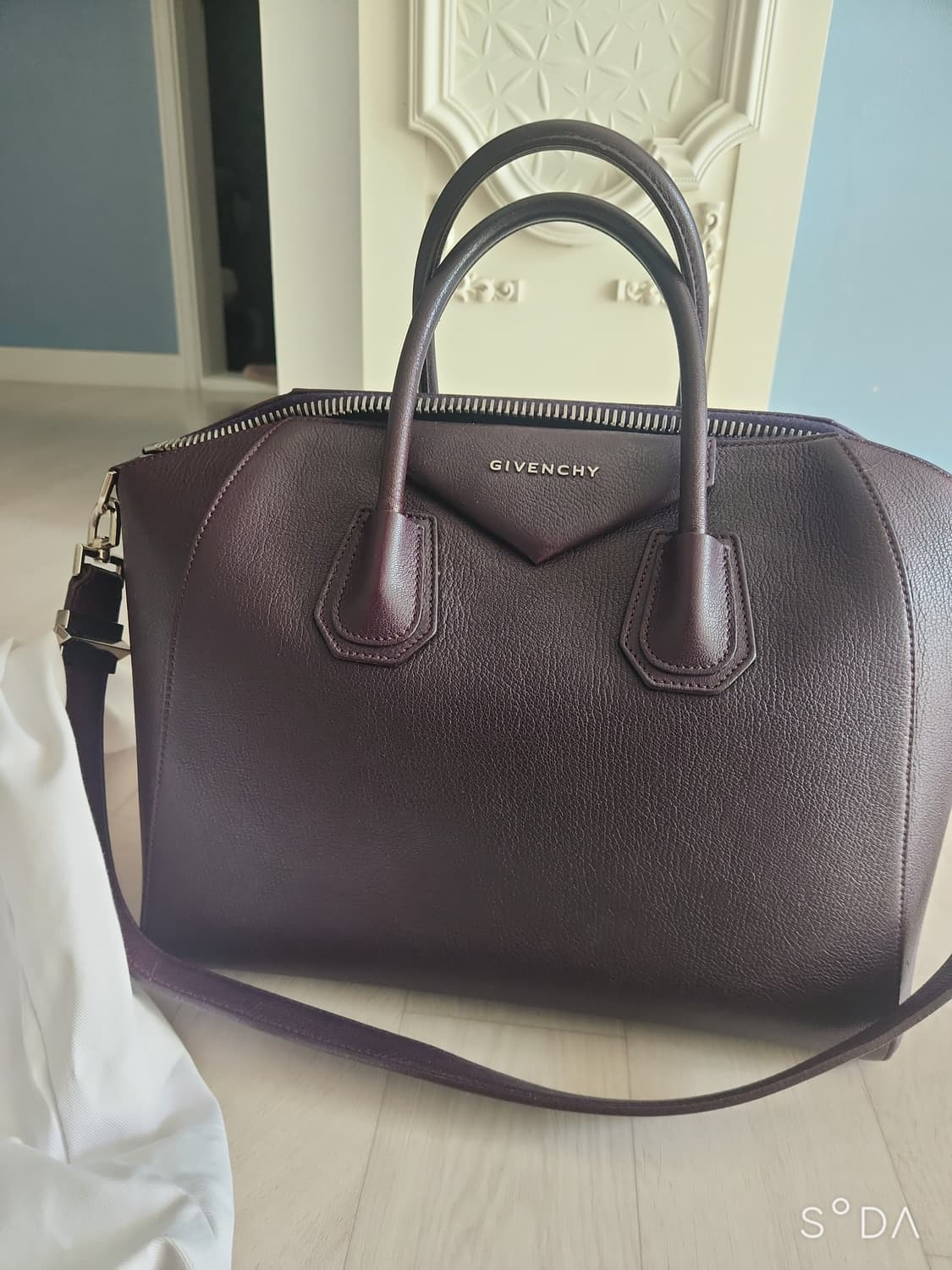 면세점정품)안티고나 미듐 상품이미지1