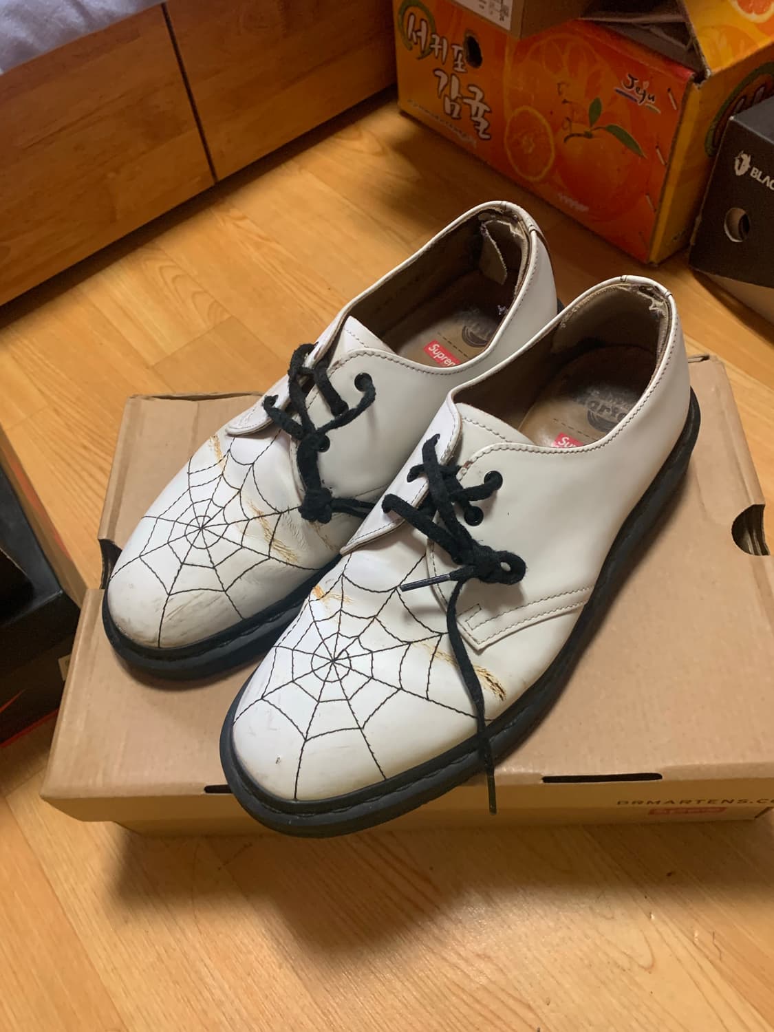 슈프림 닥터마틴 스파이더웹 상품이미지1