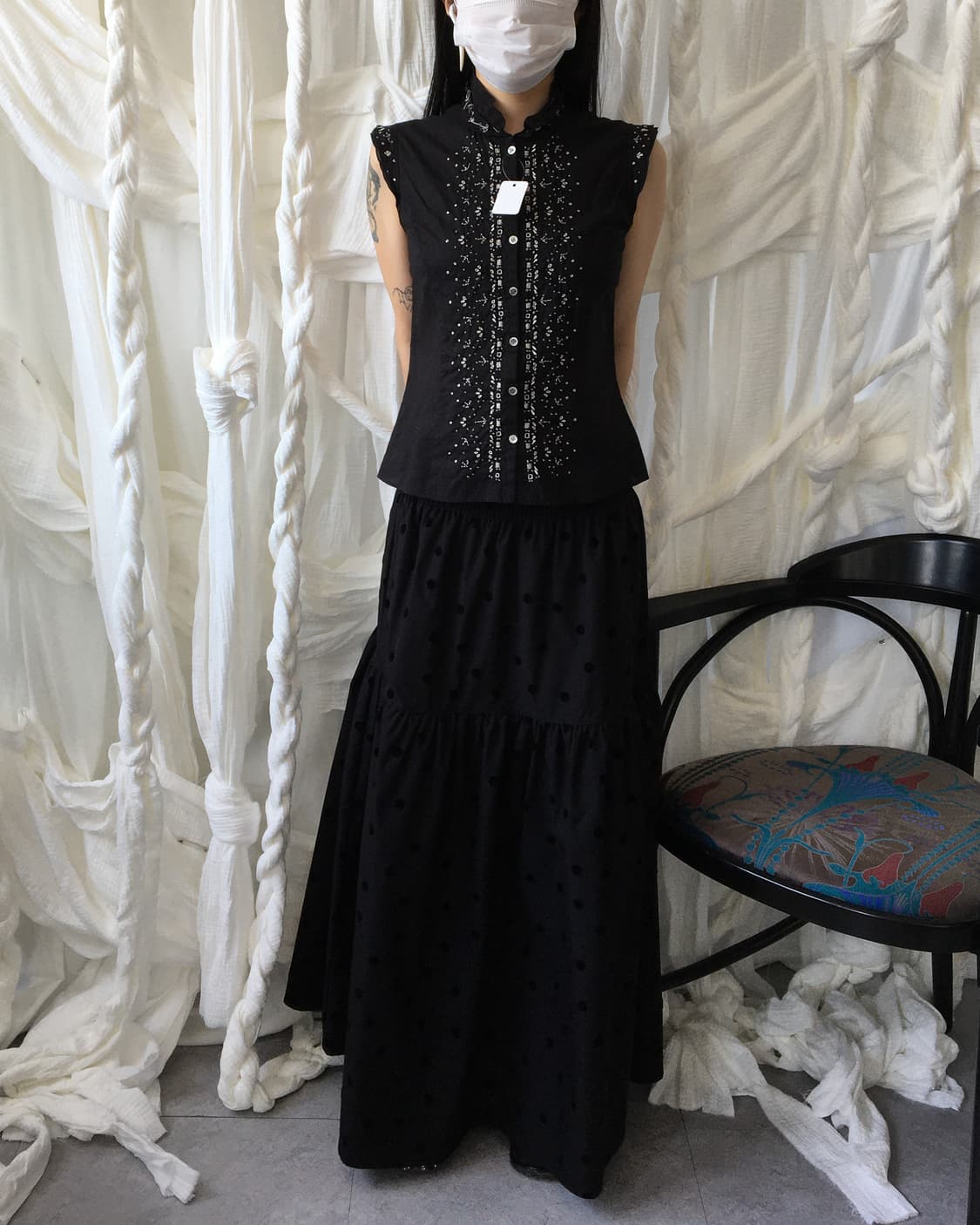 Cubic embroidery point high neck vest 상품이미지1