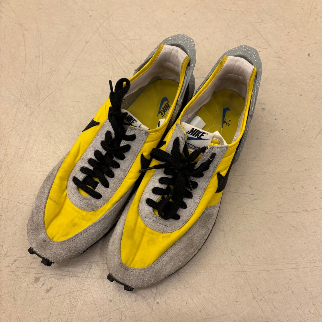 나이키 x 언더커버 데이브레이크 옐로우 스니커즈 상품이미지1