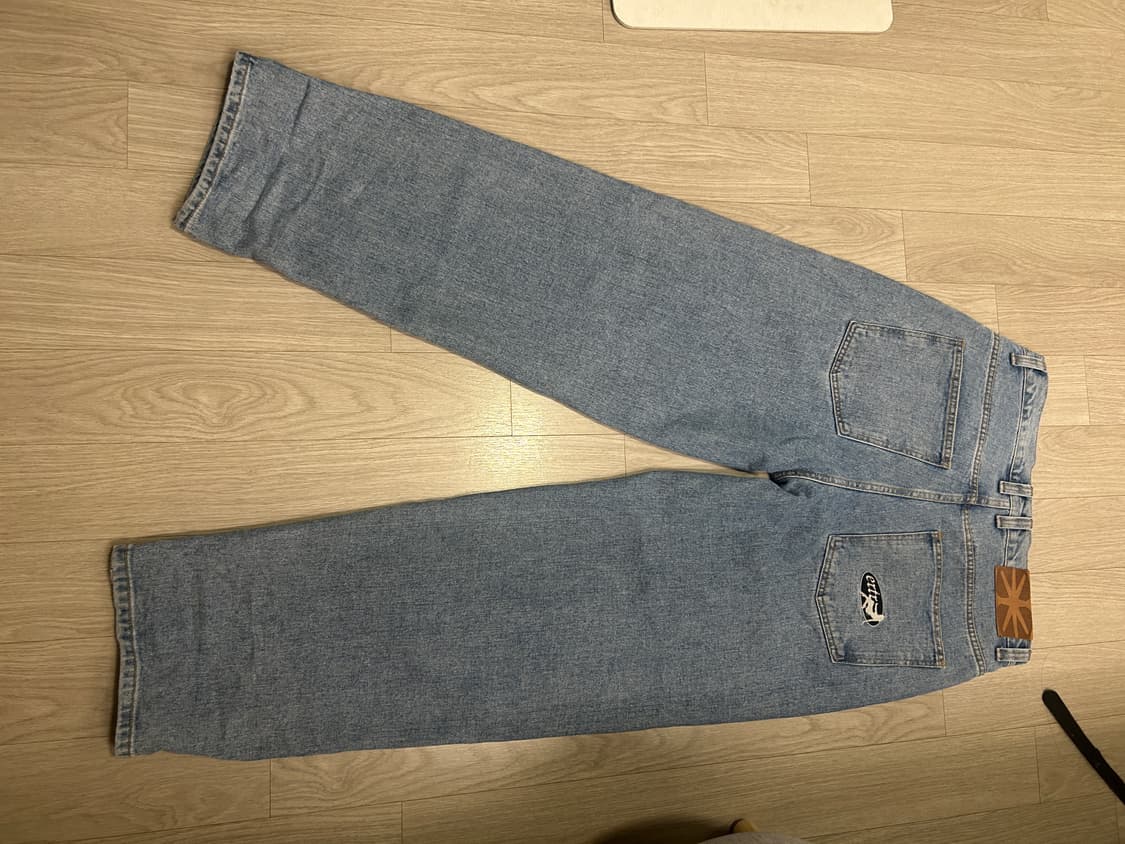 이알티알 Vogon Thumbs Up Girl Denim Pants M 상품이미지2
