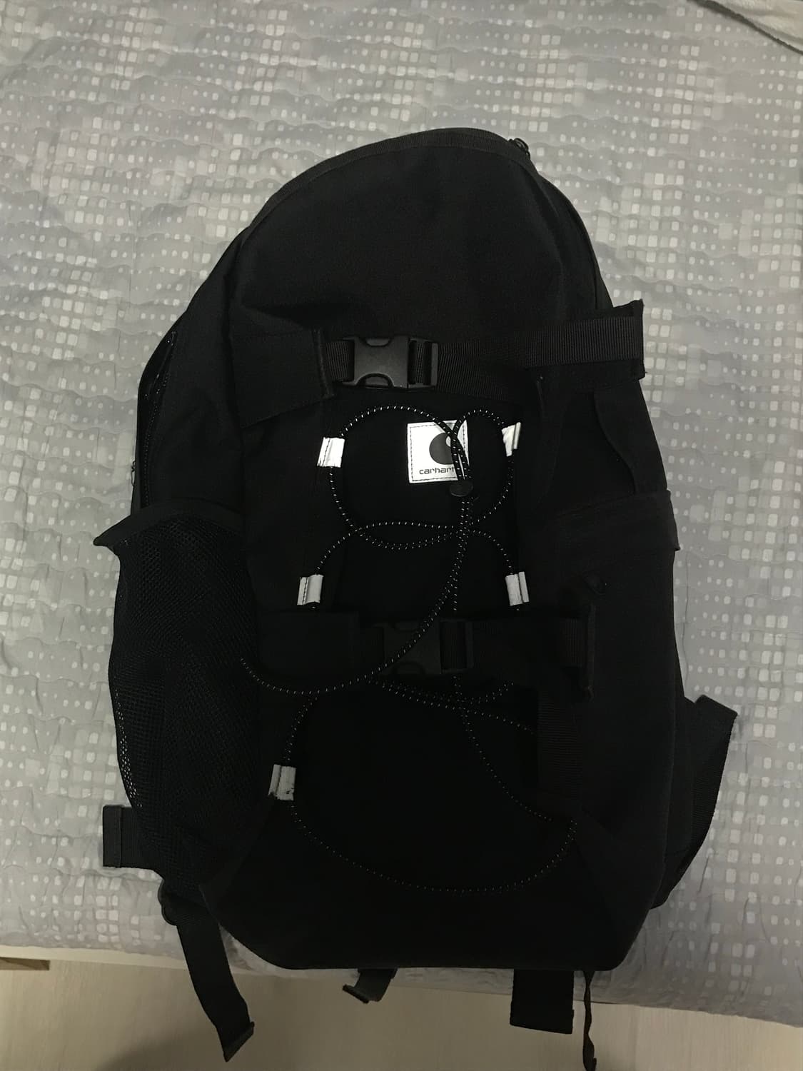 (무배) 칼하트 리플렉티브 킥플립 백팩 상품이미지1