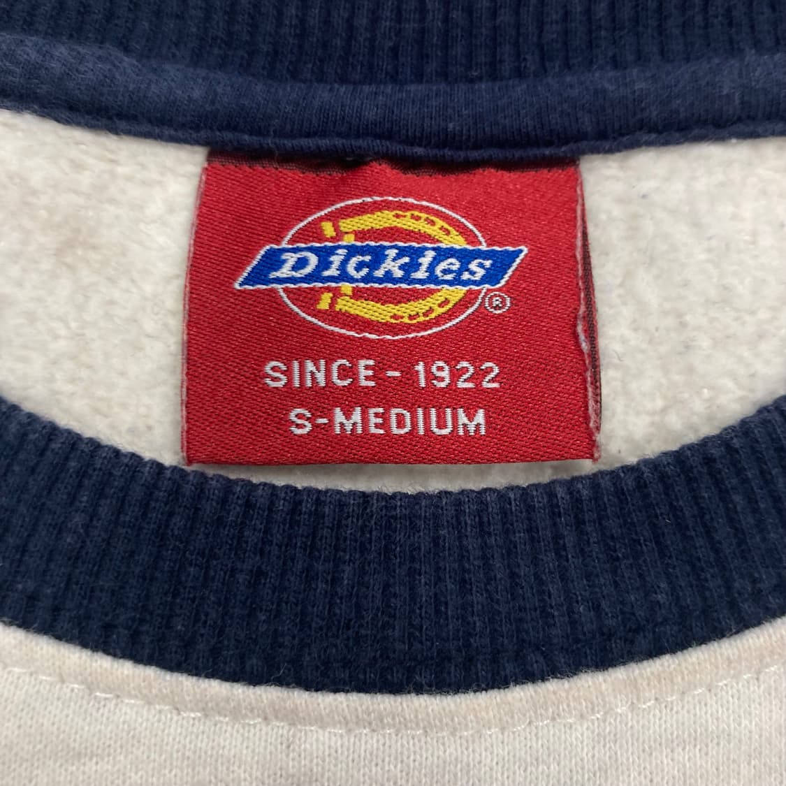 디키즈 믹스 컬러 스펠아웃 로고 맨투맨 상품이미지3