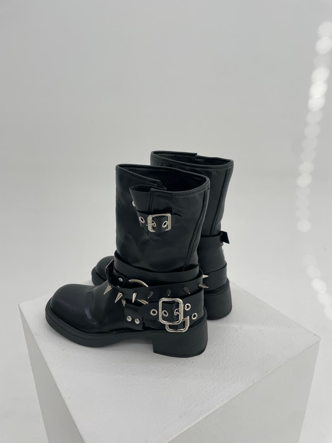 Black Studded detail Boots  상품이미지5