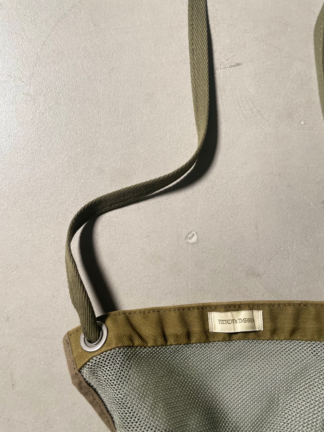 예스터데이투모로우 Mesh Sling Bag 상품이미지3