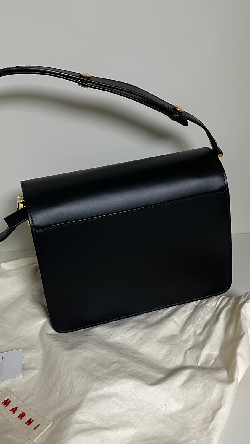 마르니 트렁크백 M 카프스킨 블랙 상품이미지5