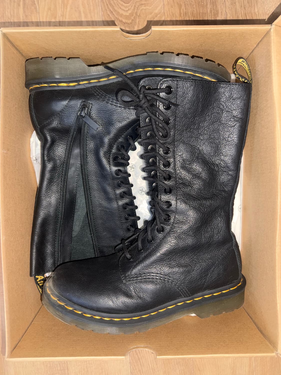 닥터마틴 1b99 14홀 부츠 250 상품이미지1