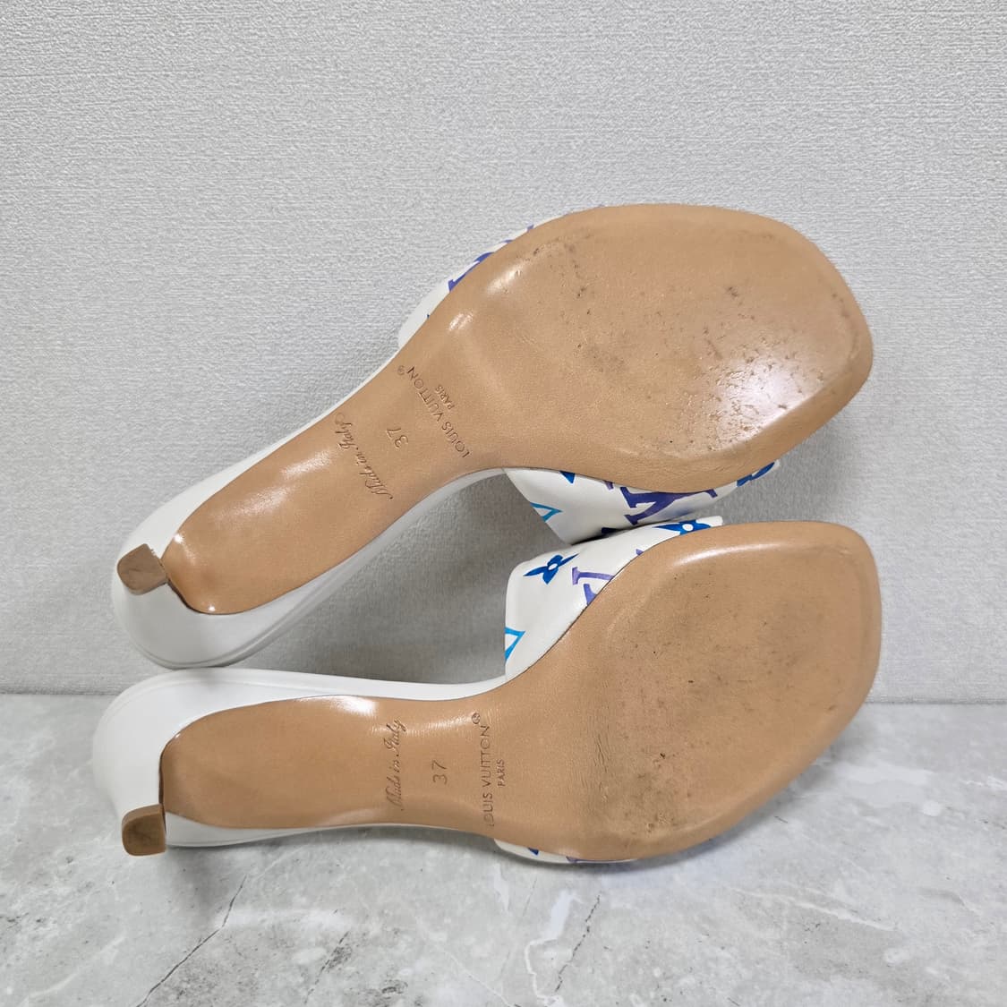 루이비통 리바이벌 뮬 블루 37사이즈 235 240 판매 상품이미지6