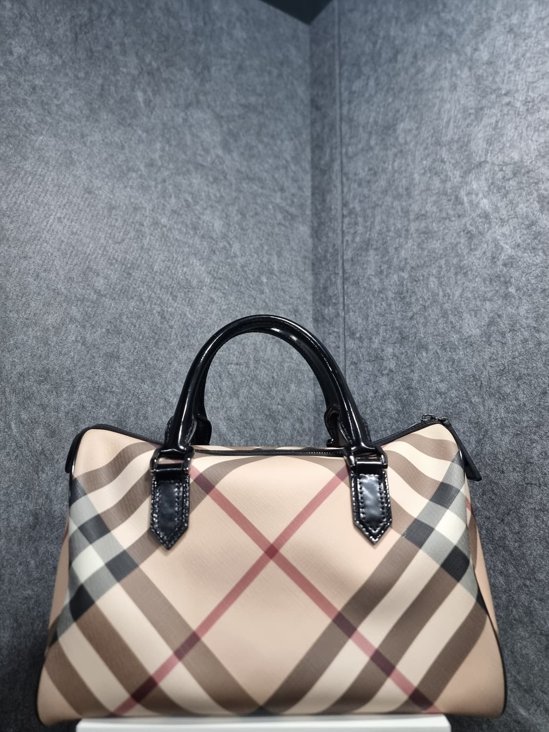 버버리 노바 체크 보스턴 백 상품이미지1