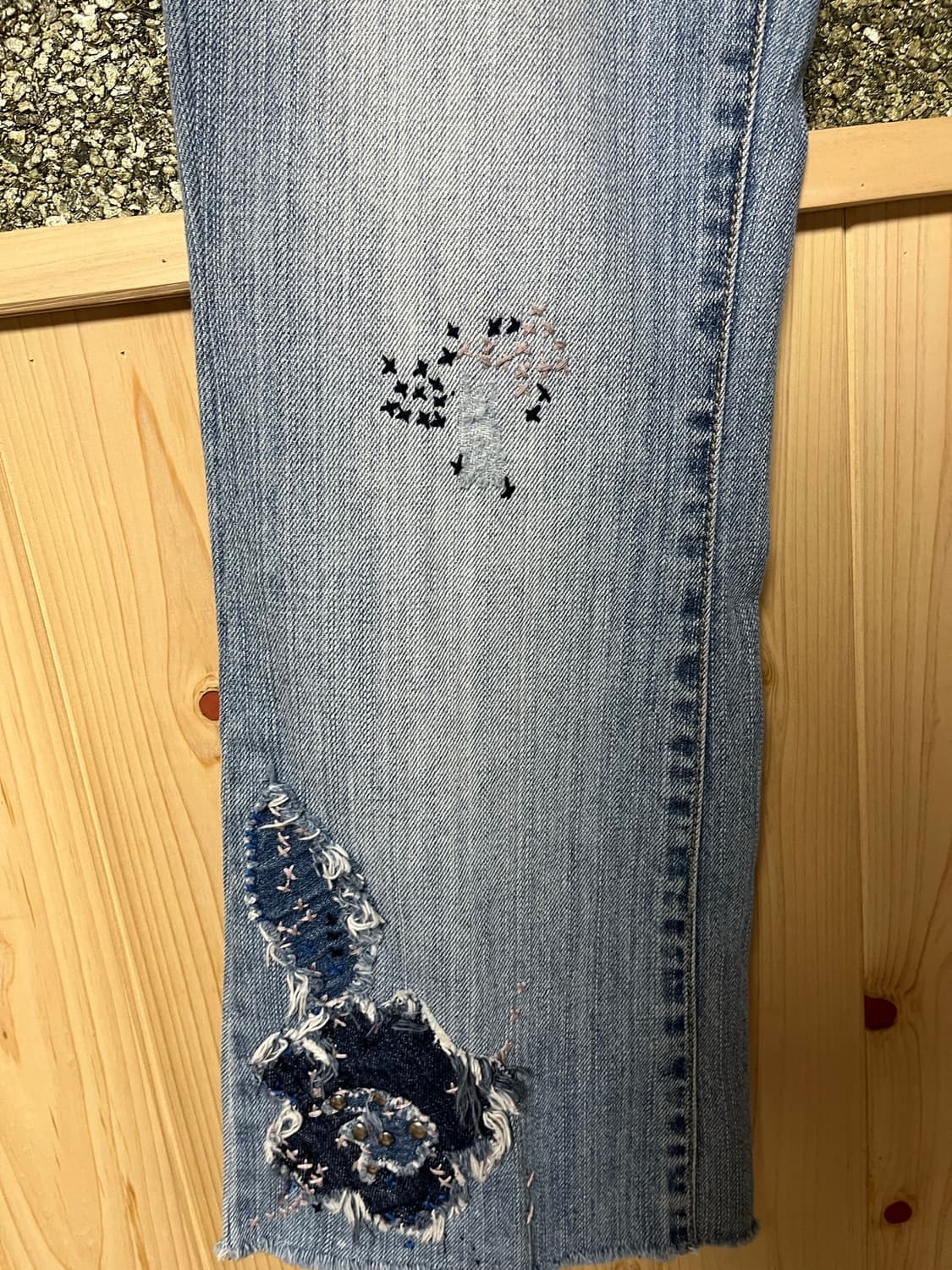 DKNY Jeans 빈티지 패치워크 디스트레스드 플레어 데님 팬츠 상품이미지5