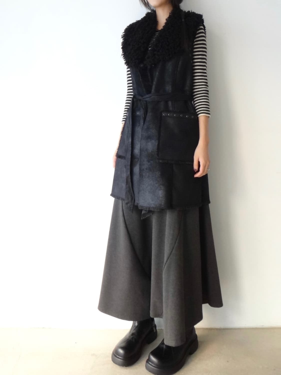 Attitude teddy stud layered vest / black 상품이미지1