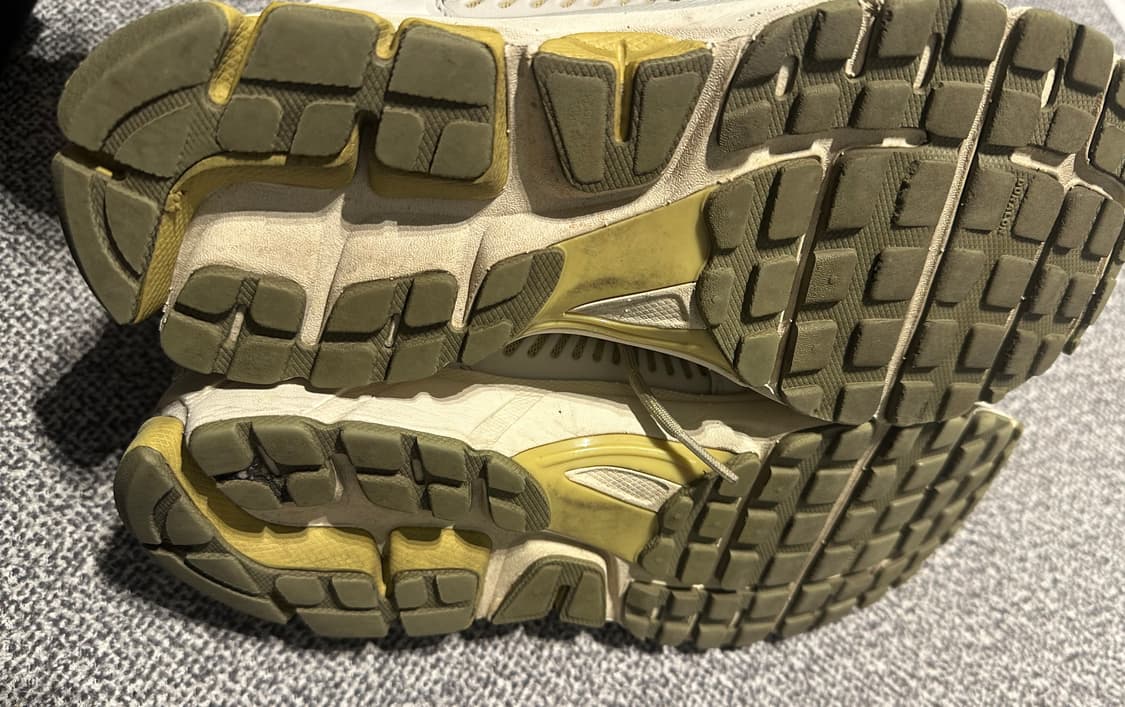 나이키 줌 보메로 5 라이트 본 265 상품이미지4