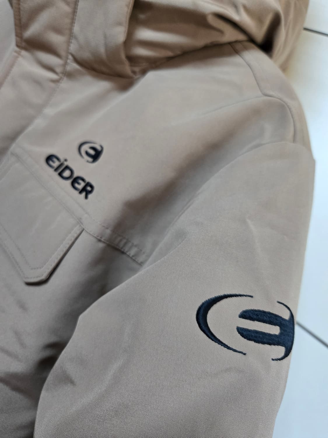 아이더 캐주얼 헤비다운 라쿤털 패딩(택달린새상품) 상품이미지5