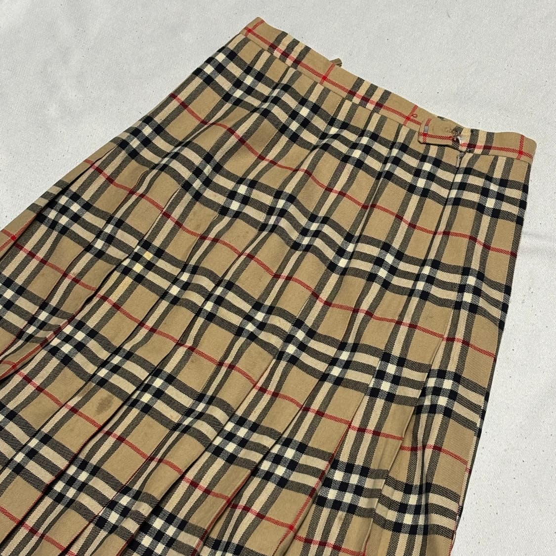 버버리 노바체크 울 미디 스커트 0406  가격 = 9  🫶🏻🫶🏻 상품이미지1