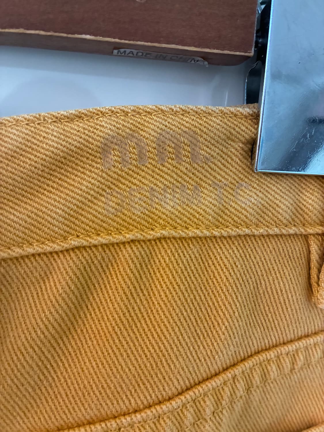 Miu Miu 머스타드 옐로우 데님 미니스커트 (사이즈 27) 상품이미지3