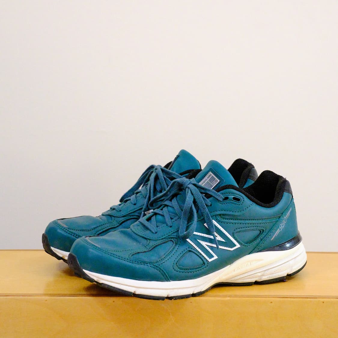 뉴발란스 990v4 테디샌티스 그린 올레더 상품이미지1