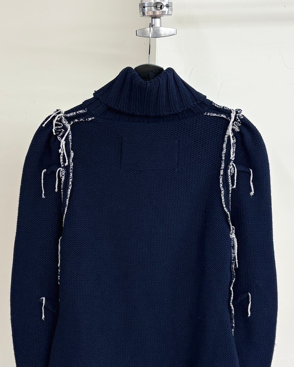 메종 마르지엘라 X H&M 네이비 터틀넥 니트 원피스 상품이미지5