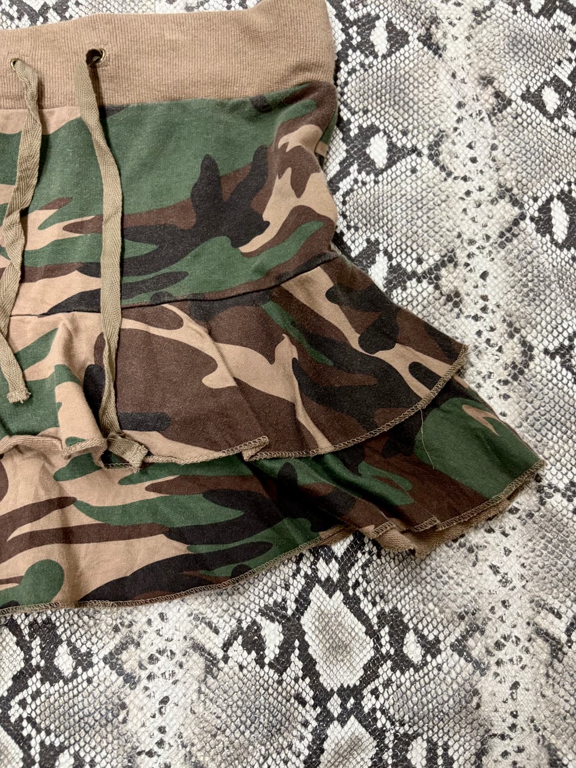 “Vintage” Y2K Camp Pattern Skirts 상품이미지4