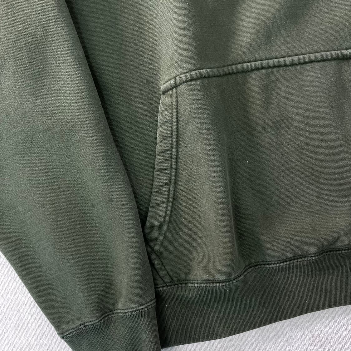 100 나이키 X 빌리아일리시 카키 후드티 상품이미지4