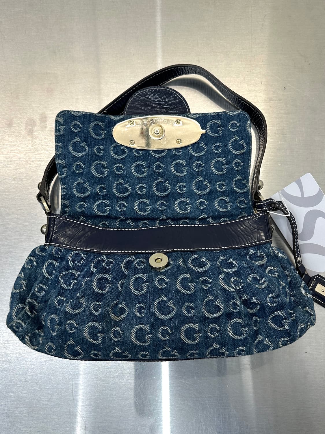 게스 버클 데님 숄더 백  상품이미지4