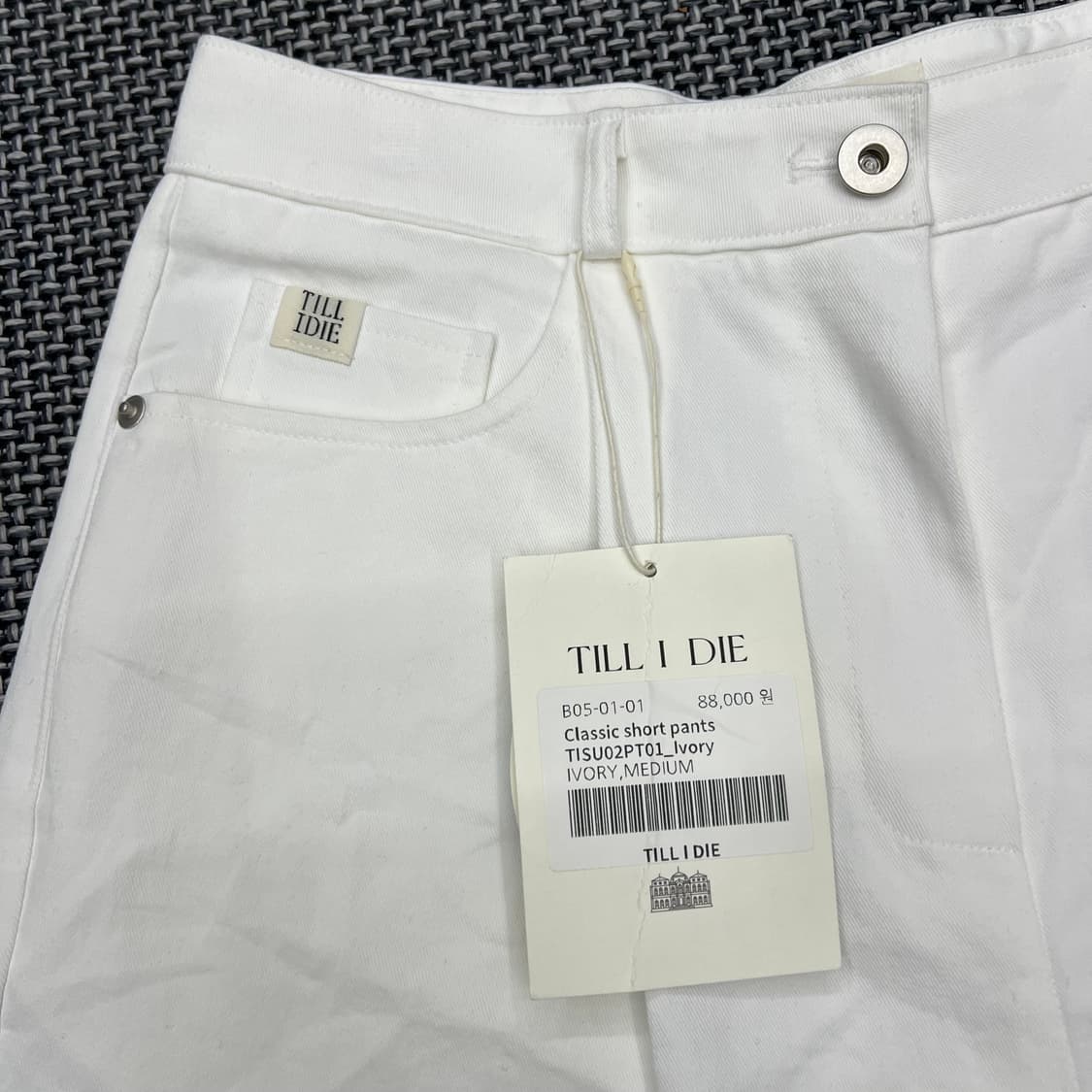 틸아이다이 화이트 숏팬츠 상품이미지2