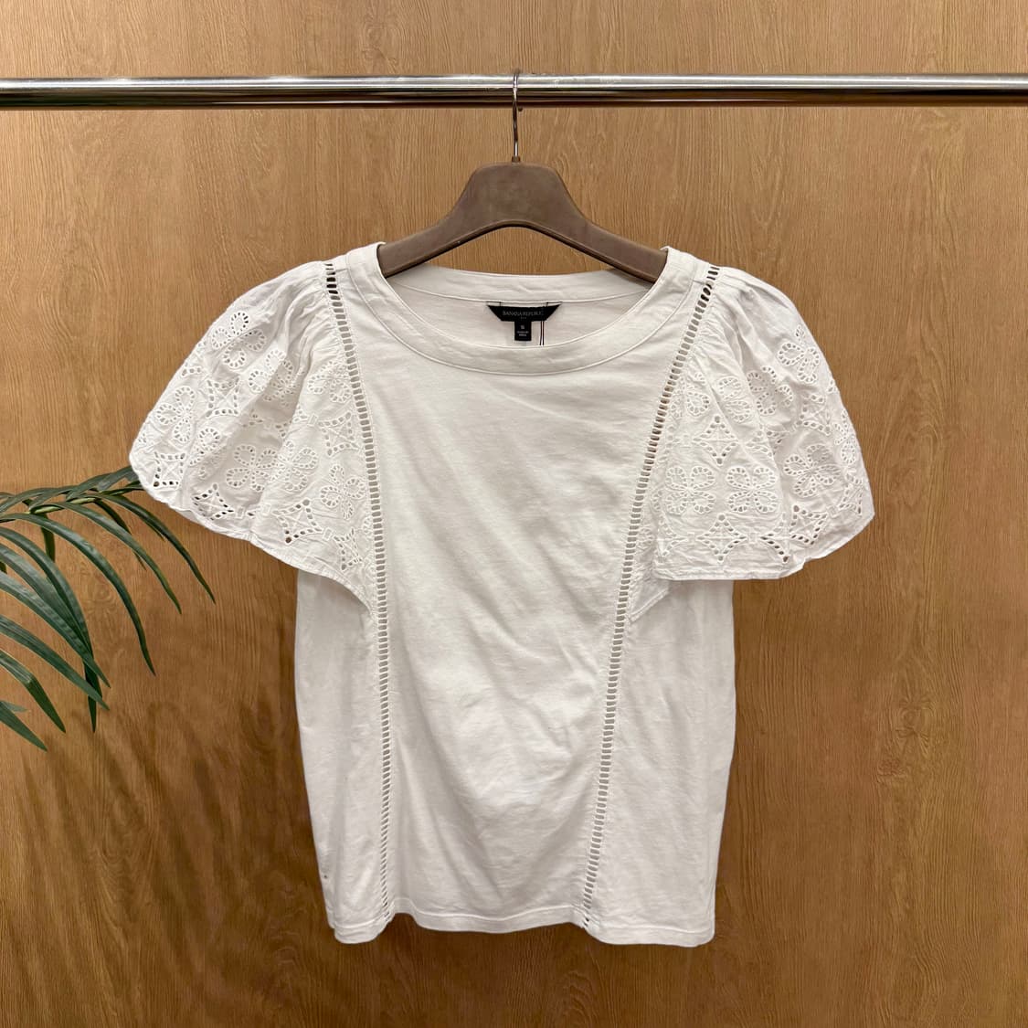 바나나 리퍼블릭 자수 퍼프 슬리브 반팔 티셔츠 코튼 블라우스 화이트 상품이미지1