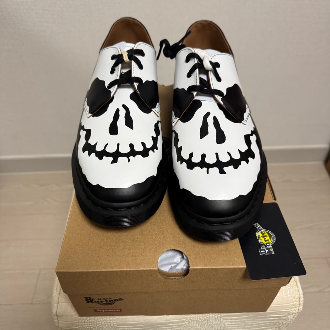 (290) 슈프림x닥터마틴 1461 3-아이슈 블랙 상품이미지2